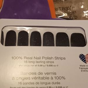 Colorstreet only in vegas nail strips